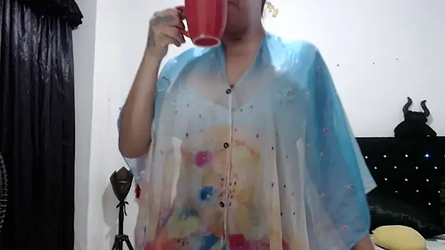 Snapshot of venuz_mendoza20 chatting on 11.26.25 venuz mendoza20 online show from 11.26.25