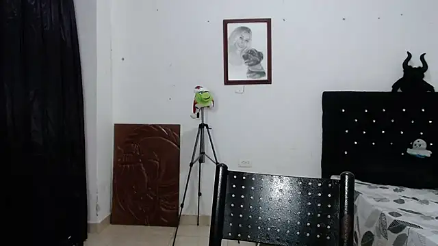 Snapshot of venuz_mendoza20 chatting on 12.20.25 venuz mendoza20 online show from 12.20.25