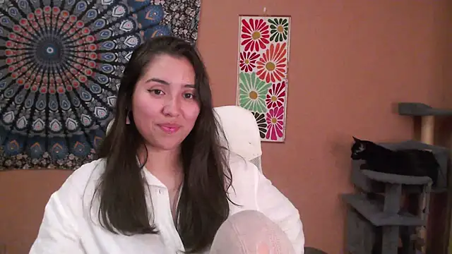 Snapshot of IntimateTales chatting on 09.26.25 IntimateTales online show from 09.26.25