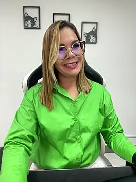 Snapshot of KellyBrooklyn_ chatting on 02.21.25 KellyBrooklyn online show from 02.21.25