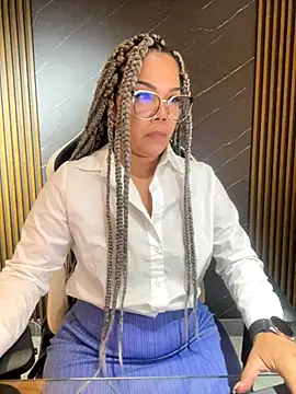 Snapshot of KellyBrooklyn_ chatting on 10.15.25 KellyBrooklyn online show from 10.15.25