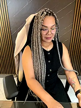 Snapshot of KellyBrooklyn_ chatting on 10.21.25 KellyBrooklyn online show from 10.21.25