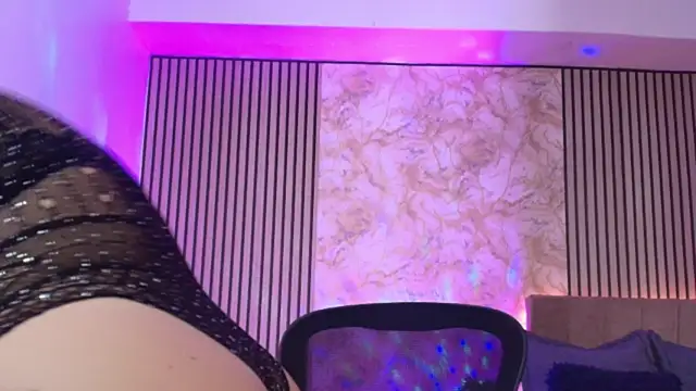 JuliRamirez online show from 06.15.26