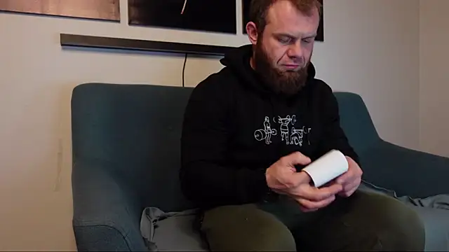 Snapshot of Tommy_Burnz chatting on 02.10.25 Tommy Burnz online show from 02.10.25