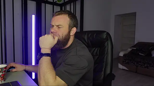 Snapshot of Tommy_Burnz chatting on 02.15.25 Tommy Burnz online show from 02.15.25