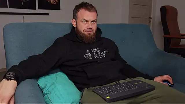 Snapshot of Tommy_Burnz chatting on 03.19.25 Tommy Burnz online show from 03.19.25