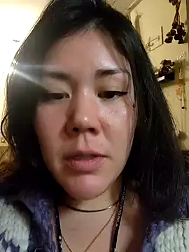 Snapshot of missemi chatting on 02.15.25 missemi online show from 02.15.25