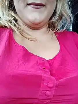 Snapshot of SWEETLUNA077 chatting on 09.13.25 SWEETLUNA077 online show from 09.13.25