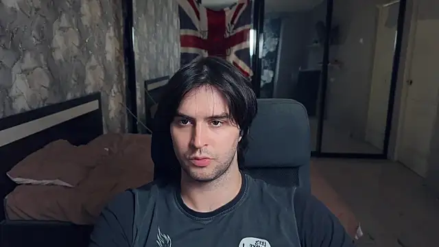 Snapshot of keanu_reevez chatting on 10.13.25 keanu reevez online show from 10.13.25