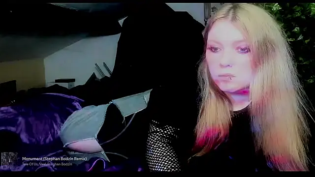 Snapshot of Blacklim00n chatting on 02.20.25 Blacklim00n online show from 02.20.25