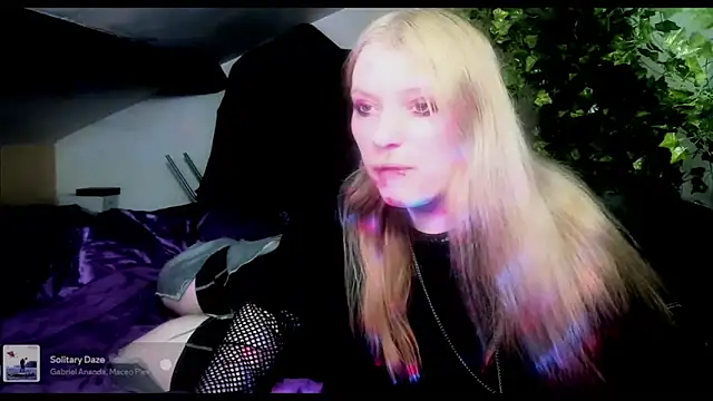 Snapshot of Blacklim00n chatting on 03.04.25 Blacklim00n online show from 03.04.25