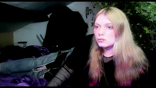 Snapshot of Blacklim00n chatting on 03.10.25 Blacklim00n online show from 03.10.25