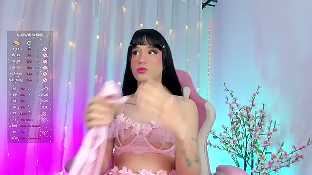 Snapshot of rosseblondee chatting on 02.23.25 rosseblondee online show from 02.23.25