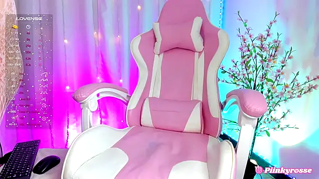 Snapshot of rosseblondee chatting on 03.09.25 rosseblondee online show from 03.09.25