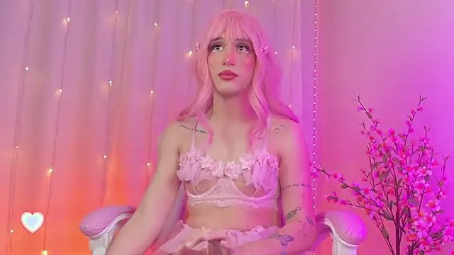 Snapshot of rosseblondee chatting on 10.17.25 rosseblondee online show from 10.17.25