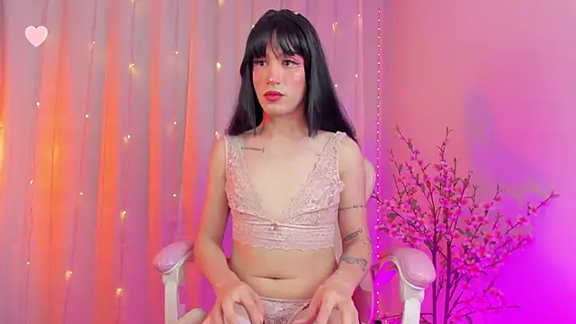 Snapshot of rosseblondee chatting on 11.04.25 rosseblondee online show from 11.04.25