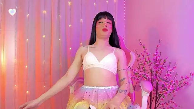 Snapshot of rosseblondee chatting on 11.17.25 rosseblondee online show from 11.17.25