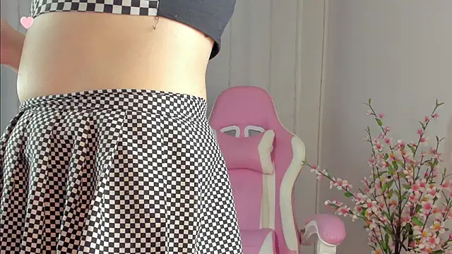 Snapshot of rosseblondee chatting on 11.26.25 rosseblondee online show from 11.26.25