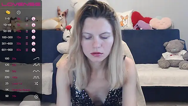 night is dark online show from 12.08.24