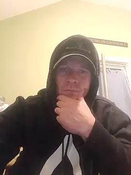 Snapshot of FUNINWV9 chatting on 09.23.25 FUNINWV9 online show from 09.23.25