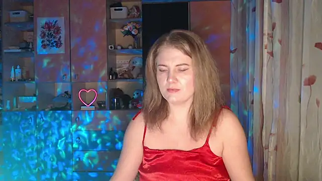 Snapshot of LizaCakes chatting on 03.12.25 LizaCakes online show from 03.12.25