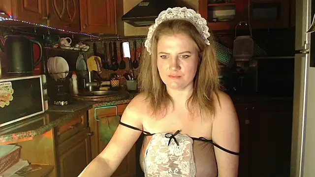 Snapshot of LizaCakes chatting on 03.20.25 LizaCakes online show from 03.20.25