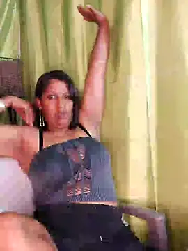 Snapshot of Lilybanx chatting on 12.06.24 Lilybanx online show from 12.06.24