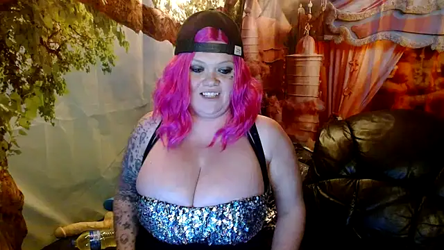 HoneyChambers online show from 11.11.25