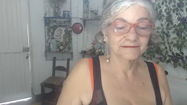 Snapshot of FunnyGrandma chatting on 02.22.26 FunnyGrandma online show from 02.22.26