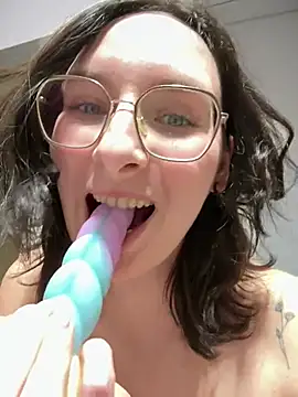 The Snowwhitee online show from 02.28.26