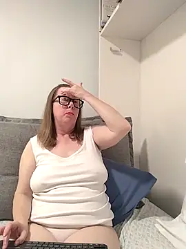 Snapshot of SweetandNaughty1 chatting on 12.03.25 SweetandNaughty1 online show from 12.03.25