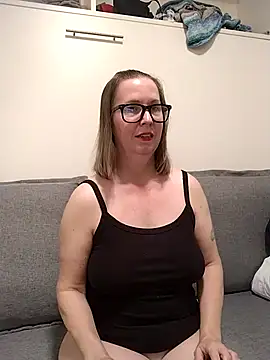 Snapshot of SweetandNaughty1 chatting on 03.16.26 SweetandNaughty1 online show from 03.16.26