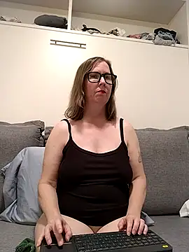 Snapshot of SweetandNaughty1 chatting on 04.08.26 SweetandNaughty1 online show from 04.08.26