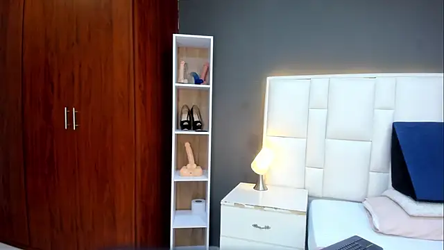 Snapshot of yeral2017 chatting on 11.21.25 yeral2017 online show from 11.21.25