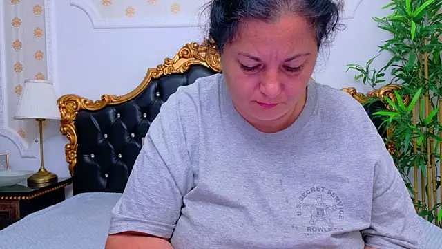 Snapshot of AleshaArabian chatting on 06.16.26 AleshaArabian online show from 06.16.26