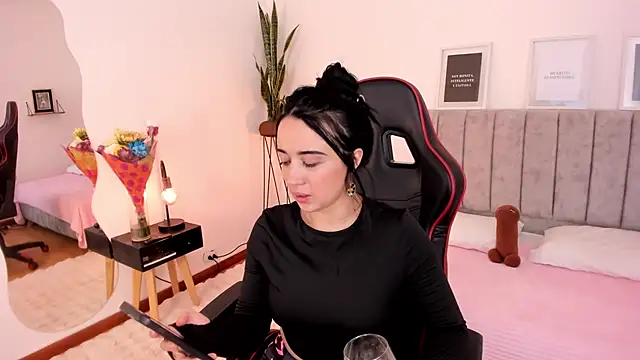 EmmyEvans1 online show from 03.12.25