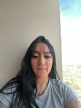 EmmyEvans1 online show from 04.28.26