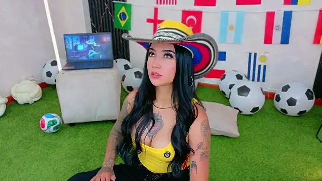 EmmyEvans1 online show from 06.17.26