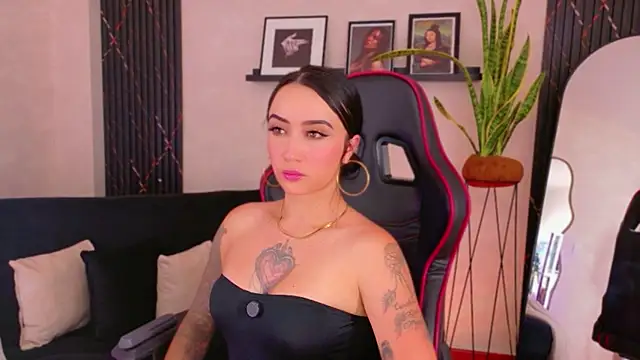 EmmyEvans1 online show from 07.27.26