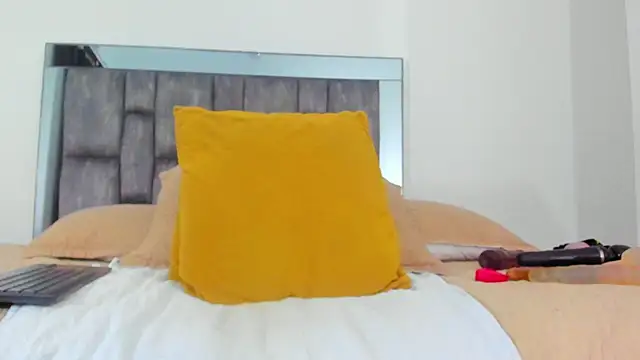 Snapshot of alyssia_ocean chatting on 11.28.25 alyssia ocean online show from 11.28.25