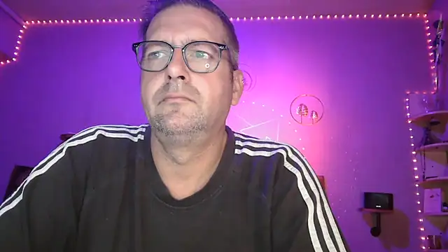 Snapshot of matrikes1 chatting on 11.07.25 matrikes1 online show from 11.07.25