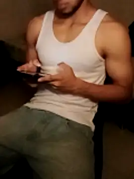 Snapshot of vergando_5 chatting on 12.22.25 vergando 5 online show from 12.22.25