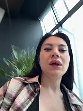 Snapshot of Wet__Bunny chatting on 05.19.26 Wet Bunny online show from 05.19.26