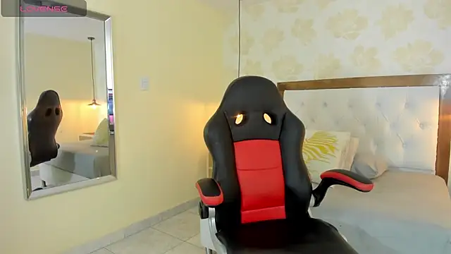 Snapshot of clarisKlein chatting on 02.07.26 clarisKlein online show from 02.07.26