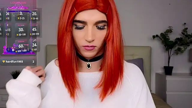 Snapshot of HelenSpellman chatting on 12.05.24 HelenSpellman online show from 12.05.24