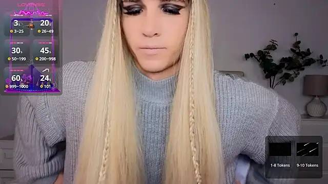 Snapshot of HelenSpellman chatting on 12.19.24 HelenSpellman online show from 12.19.24