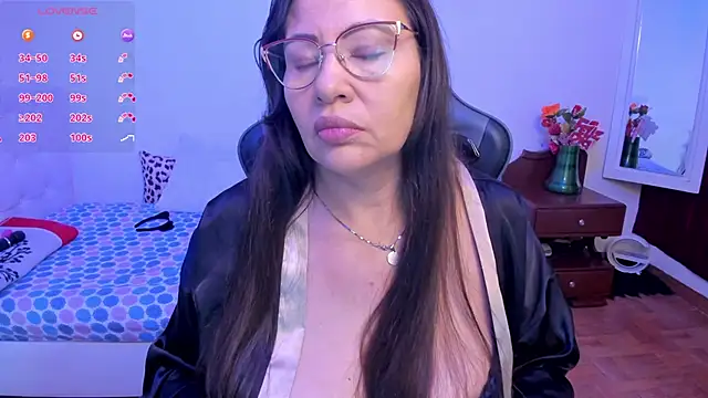 esmeralda milf online show from 10.12.25