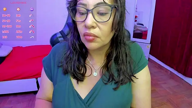 Snapshot of esmeralda_milf chatting on 05.16.26 esmeralda milf online show from 05.16.26