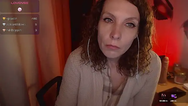 Snapshot of JohansonKatie chatting on 01.05.25 JohansonKatie online show from 01.05.25