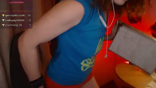 Snapshot of JohansonKatie chatting on 01.06.25 JohansonKatie online show from 01.06.25